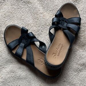Skechers 7 Black Leather Slide Sandals